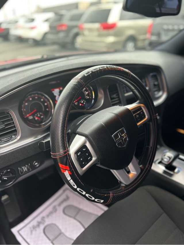 Dodge Charger Image 4