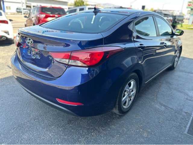 Hyundai Elantra Image 7