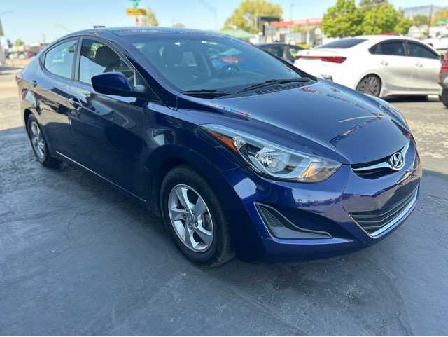 Hyundai Elantra Image 8