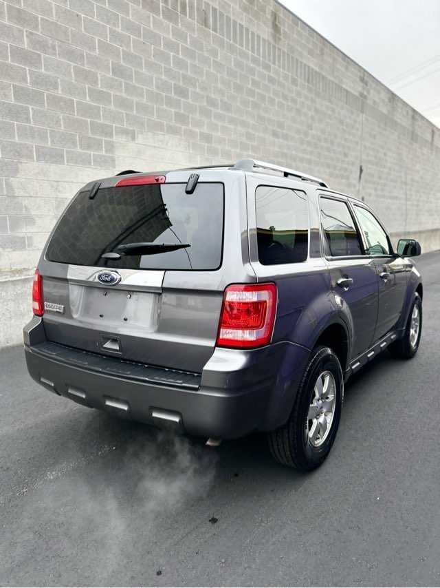 Ford Escape Image 6