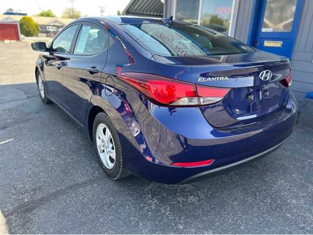 Hyundai Elantra Image 6