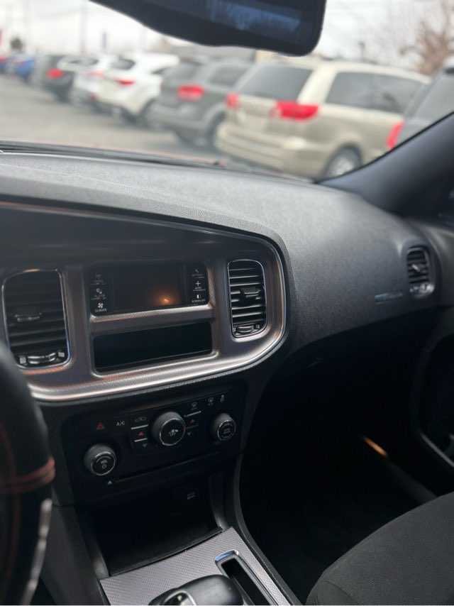 Dodge Charger Image 6
