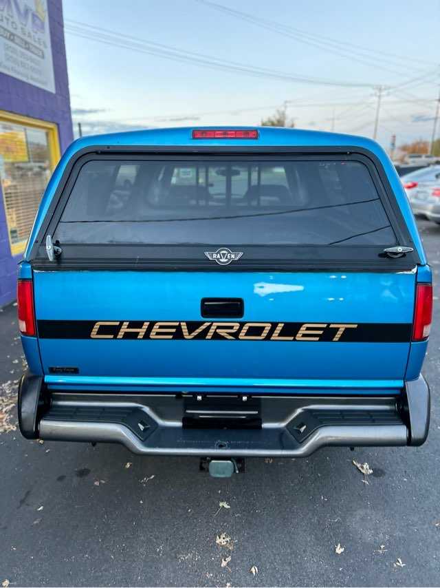 Chevrolet S-10 Image 12
