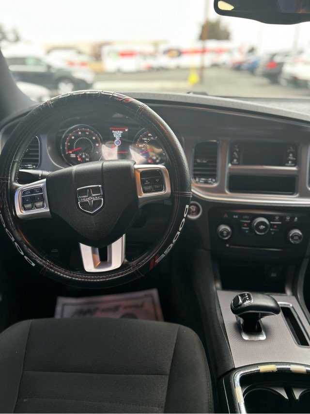 Dodge Charger Image 8