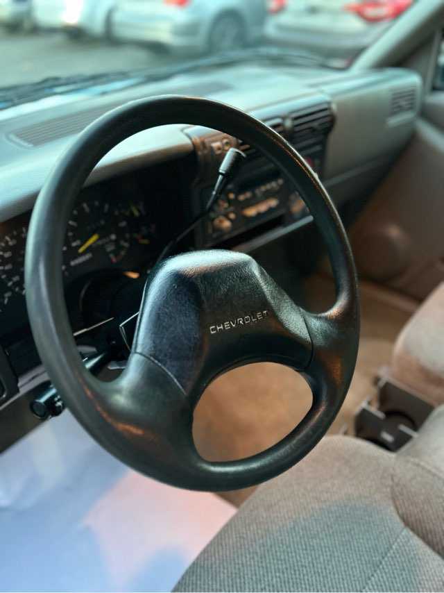 Chevrolet S-10 Image 9