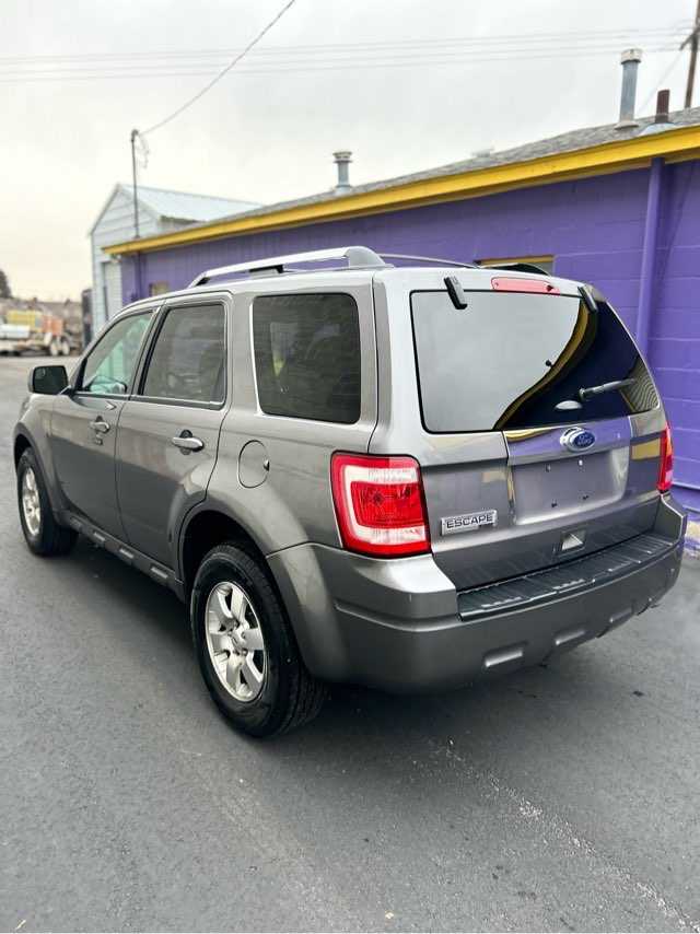 Ford Escape Image 7