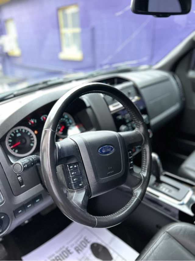 Ford Escape Image 4