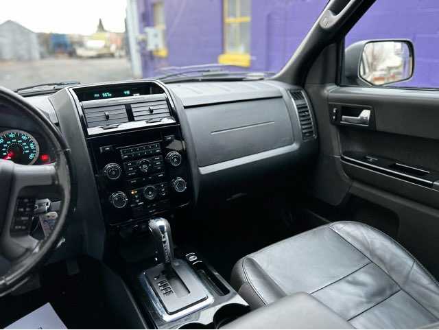 Ford Escape Image 12